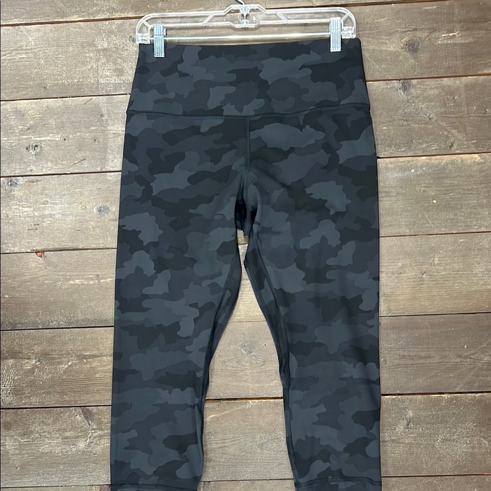 Lululemon Align Crop 21” Black Camo Leggings Size 12 NWT